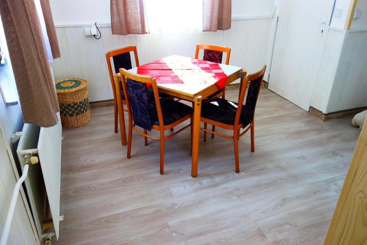 Apartmany Slavie/Sega Трояновіце Екстер'єр фото